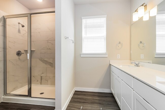 Photo - 305 N Centro Cir