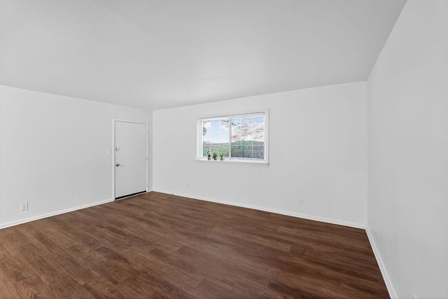 Photo - 2516 Peachwood Cir NE