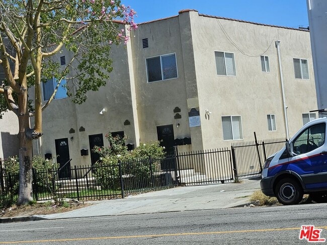 Photo - 1816 1/2 S La Brea Ave Unit 1816 1/2