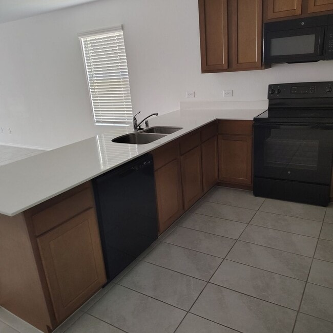 Photo - 142 Plumcove Dr