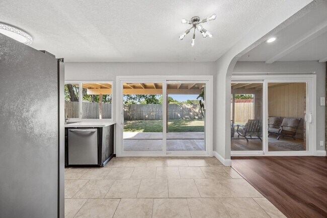 Photo - 1807 Highmeadow Cove