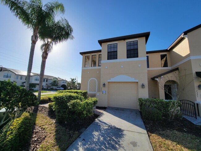 Building Photo - 2223 Seven Oaks Dr