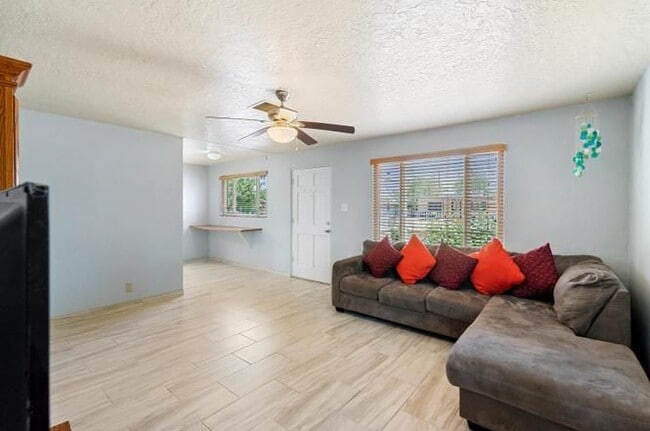 Photo - 1512 Spence Ave SE