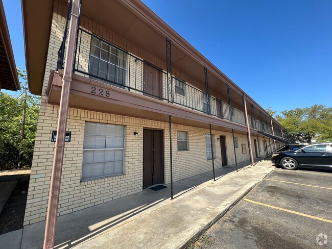 Building Photo - 228 Hold St Unit 14 Rental