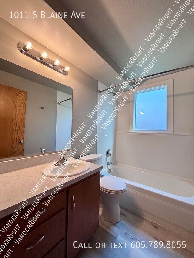 Photo - 1011 S Blaine Ave