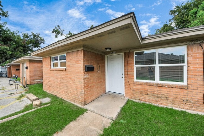 Photo - 5435 Pardee St