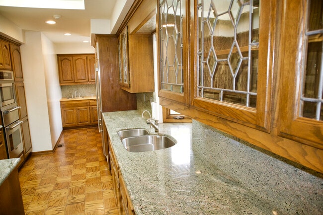 Photo - 6044 Mossbank Dr