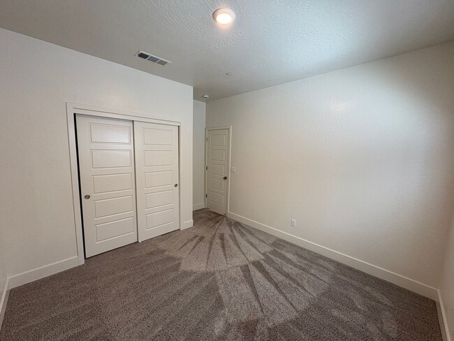 Photo - 113 E Tyler Ave
