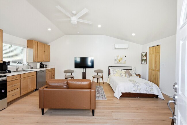 Photo - 7321 Kelvin Ave