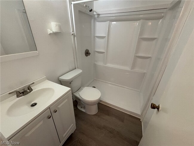 Photo - 550 Bishop St Unit A