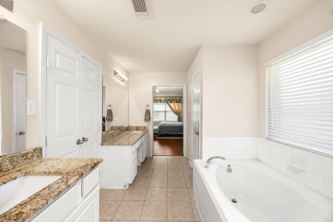 Building Photo - 187 Fairwind Trail Dr