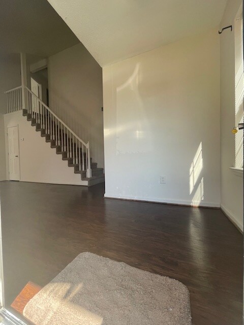 Photo - 401 Westgate Cir