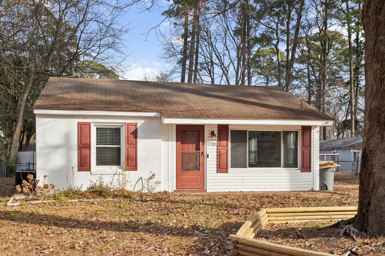 Photo - 105 Beverly St