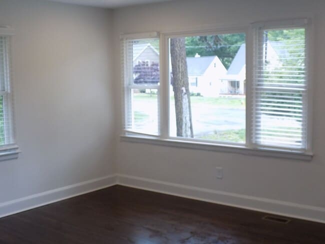 Photo - Charming Two Bedroom Duplex in Commonwealth Park!