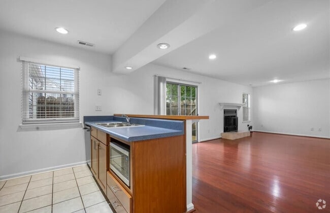 Building Photo - 264 Ferdinand Cir Rental