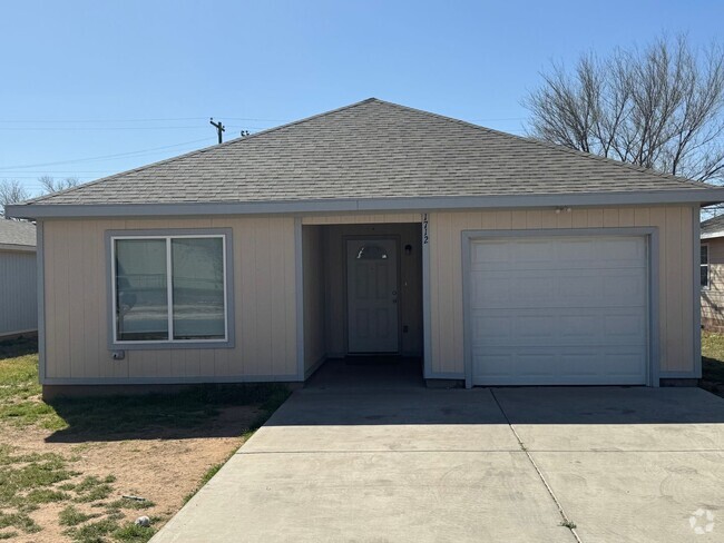 Building Photo - Sec-8 approved 3 bed 2 bath 1 car garage *... Rental