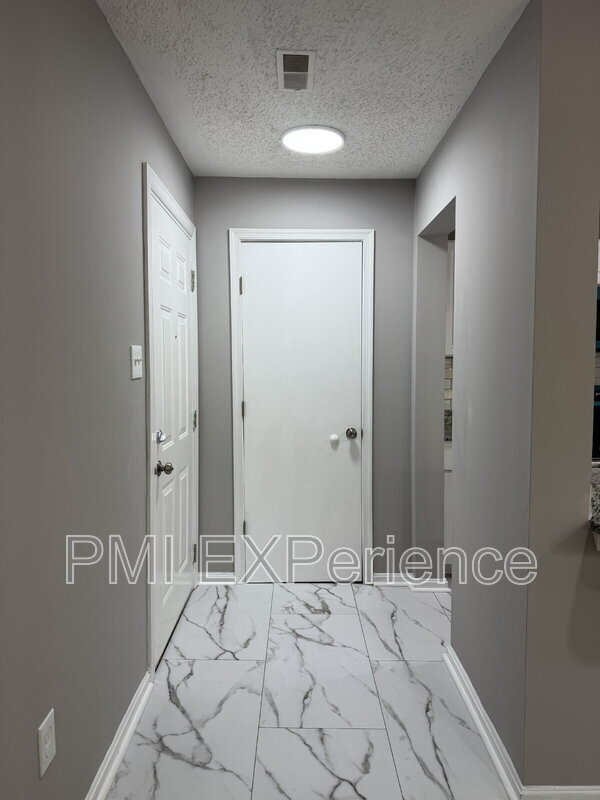 2607 Camelback Ln Unit 6