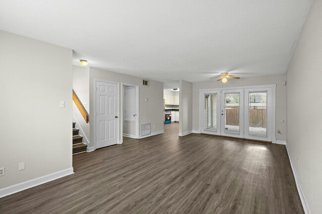 Photo - 1013 Windrose Dr