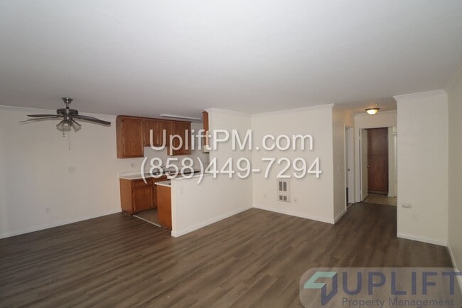 Building Photo - 1 Bed, 1 Bath Condo in Gated Community wit... Unit 5