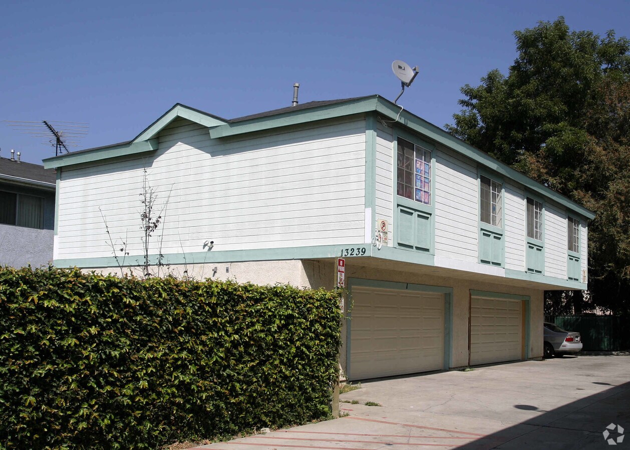 Photo - 13239 Mulberry Dr Apartments