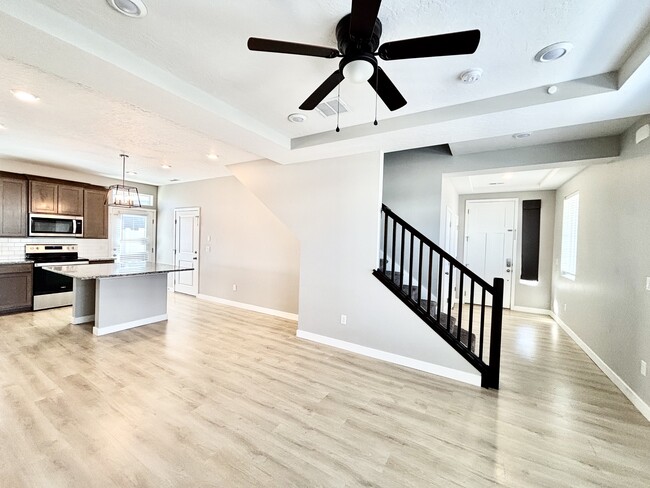 Building Photo - 153 E Brushy Canyon St Rental