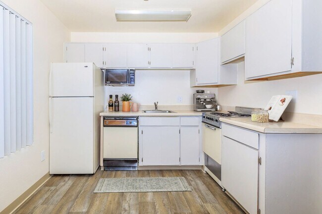 Sterling Pointe Apartments
