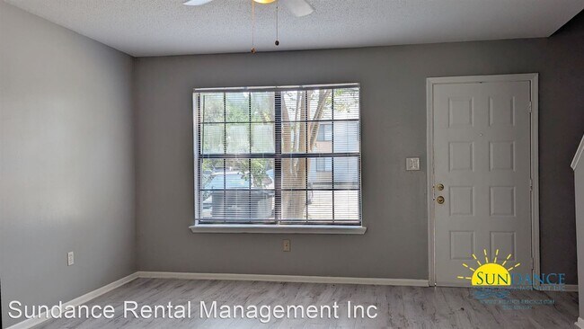 Photo - 2 br, 1.5 bath House - 217 Oak Street SE U...