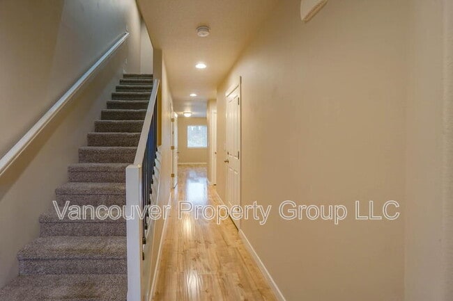 Photo - 7428 NE 62nd St