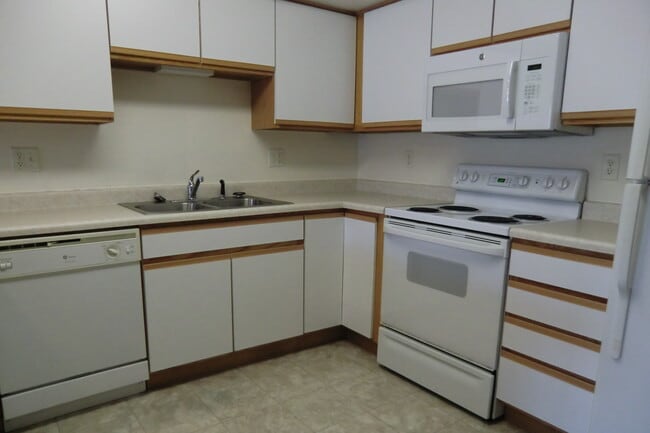 Photo - 2884 Coral Ct Unit #302