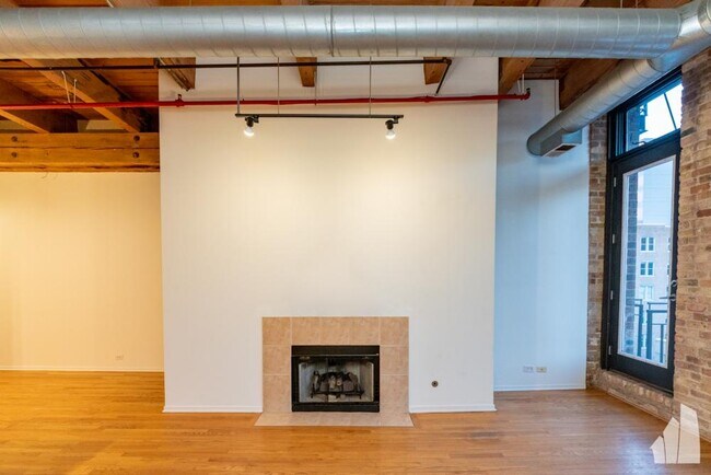 Building Photo - 1 bedroom in Chicago IL 60654 Unit 508 Rental