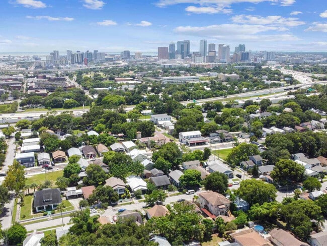 Photo - 1211 E 18th Ave Unidad 2