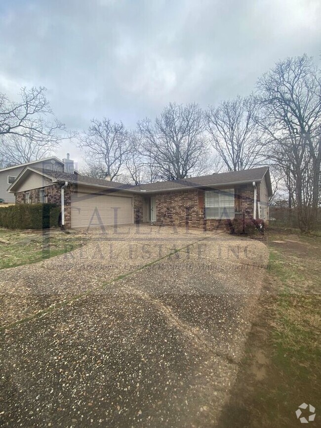 Building Photo - Indian Hills 3 Bedroom Rental