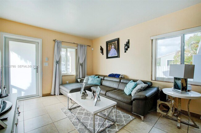 Photo - 1721 SW 75th Avenue Rd