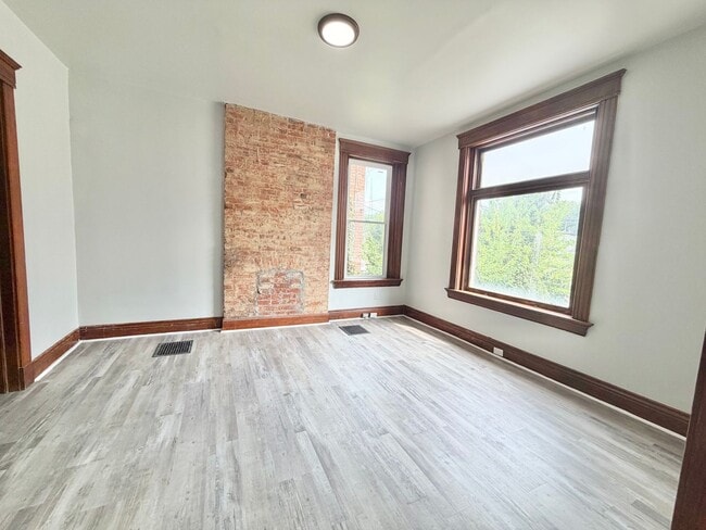 Photo - 1748 Queen City Ave