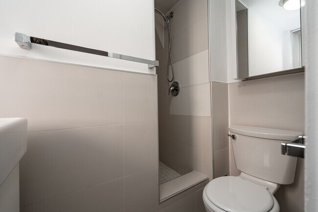 Photo - 160 Huron St Unit 208