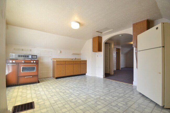 Photo - 540 E Buchtel Ave