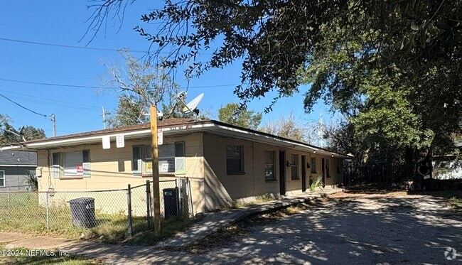 Building Photo - 431 W 18th St Rental
