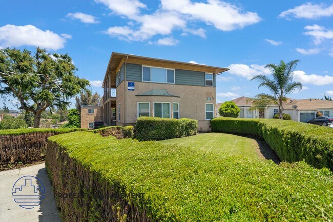 Photo - 5626-5628 Edgemar Ave.