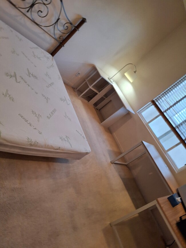 7329 Gabbiano Ln