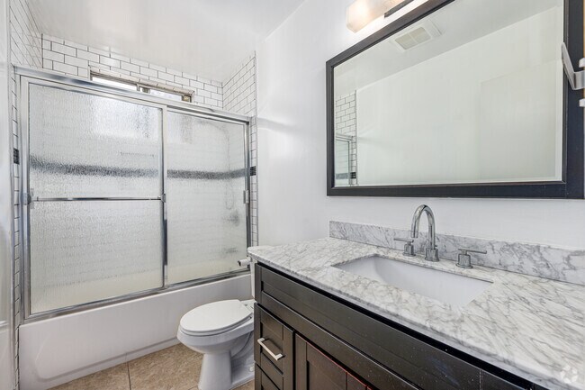 1 habitación, 1 baño - 800 pies cuadrados - Baño