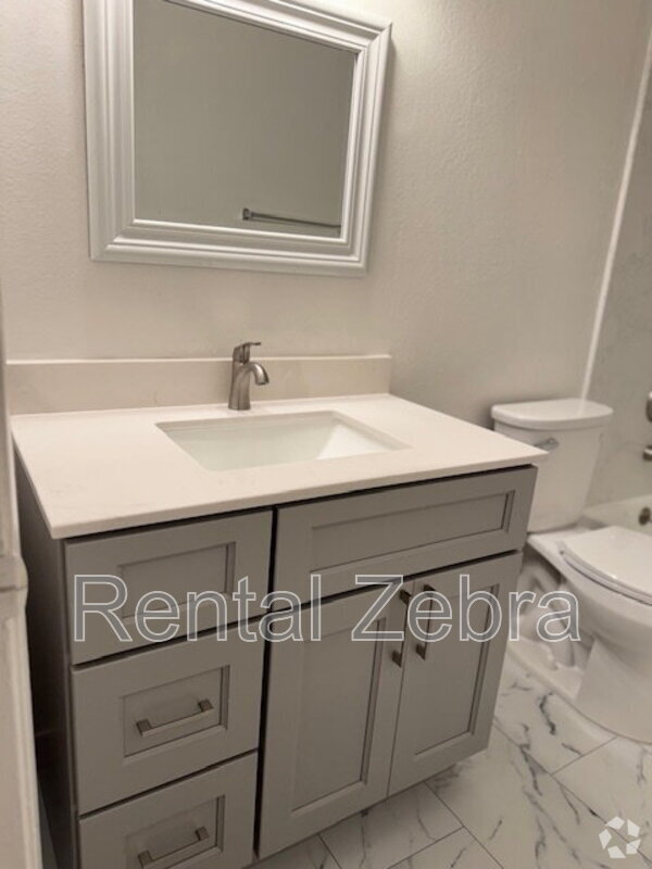 Building Photo - 935 Civic Center Dr Unit 2 Rental
