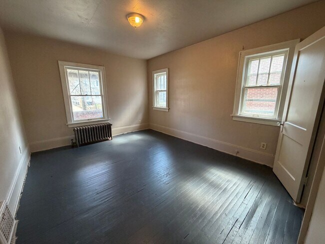 Photo - 868 Aberdeen St