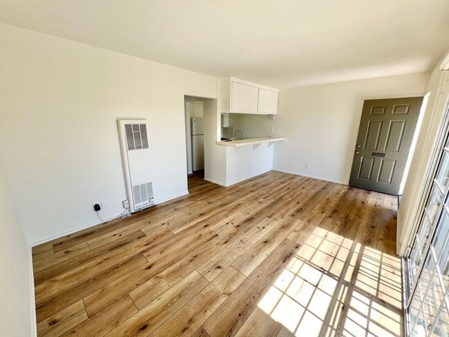 Photo - 3225 E 10th St Unit 3227