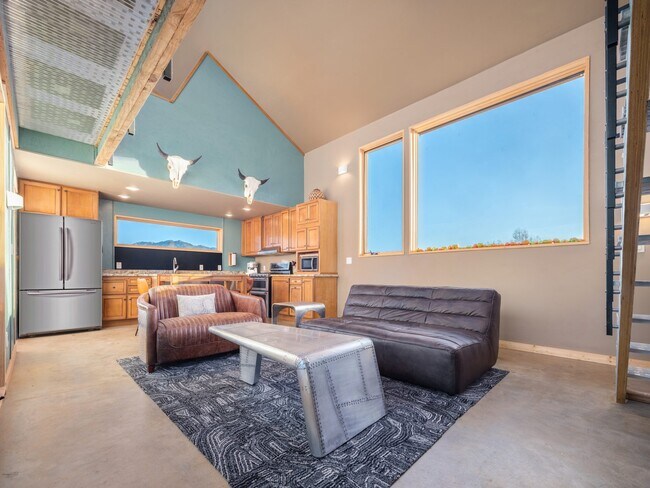 356 Columbine St Unidad House