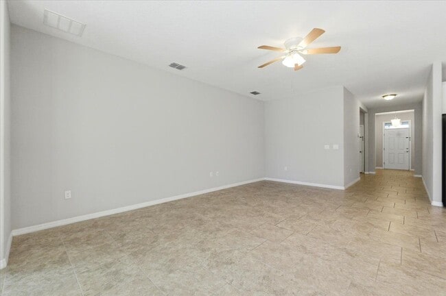 Photo - 145 Waterside Cir