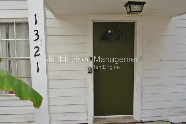 Photo - 1321 E 38th St