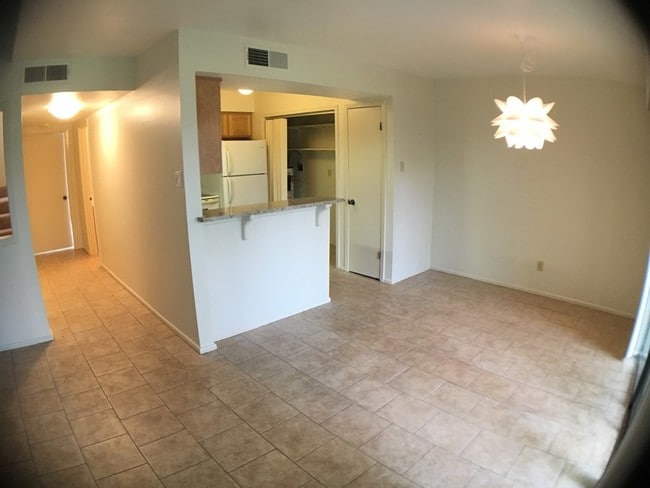 Photo - 1905 West Ln