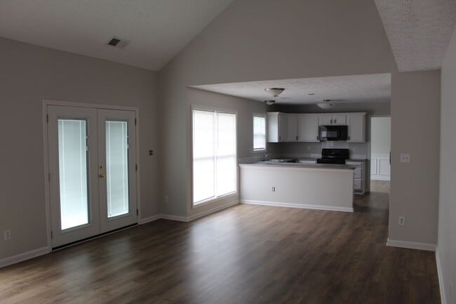 Photo - Beautifully Renovated Home in Worthington ...