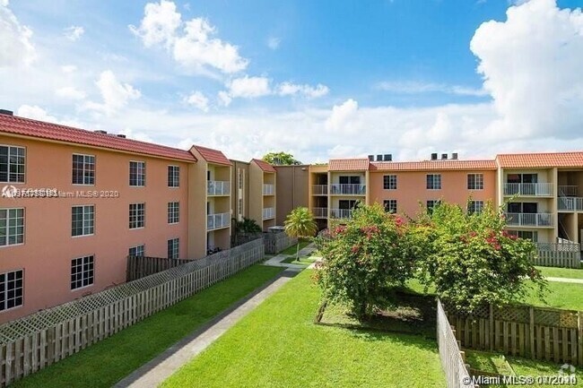 Building Photo - 5020 NW 79th Ave Unit 000 Rental
