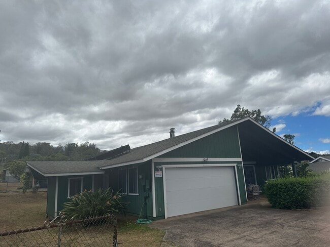 Building Photo - Cozy upcountry home